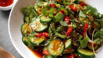 Asiatischer Gurkensalat