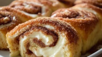 Unwiderstehliche Frischkäse-Zimt-Zucker-Rollen